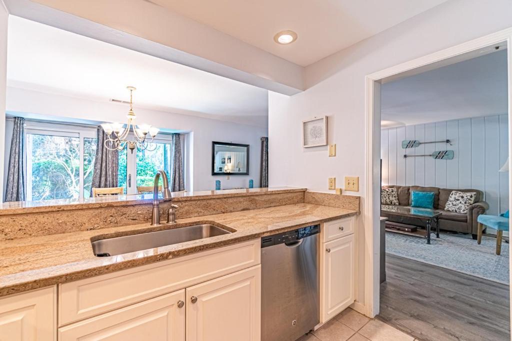 Pet Friendly! 503 Plantation Club Walk To Pool Sleeps 6 Sea Pines Villa Hilton Head Island Eksteriør billede
